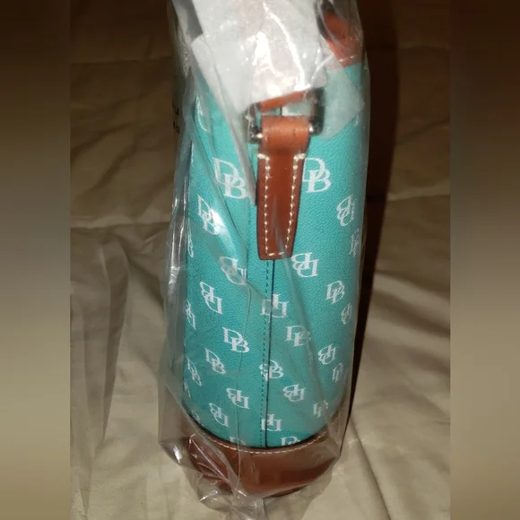 NWT Dooney and Bourke "Gretta" Crossbody Bucket Bag Color Sea Foam - Picture 5 of 12